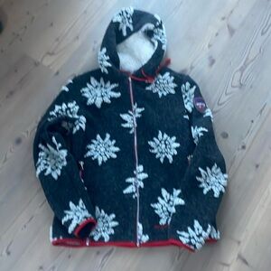 Super cozy- never worn